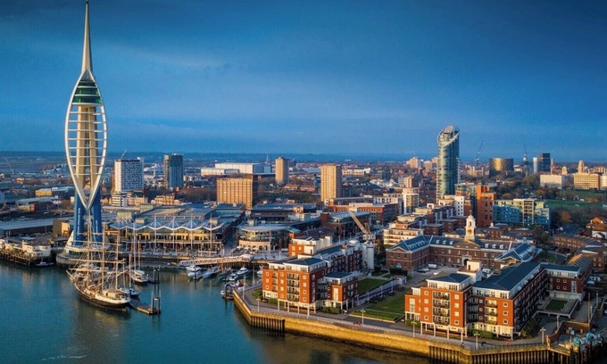 Chichester Apartment | Chichester City Centre 1st Floor Apartment, Sleeps 2/3