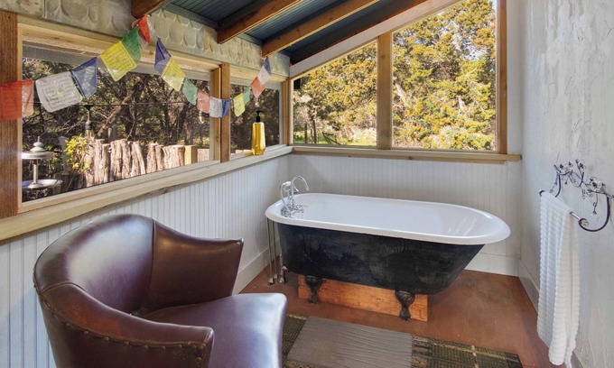 San Marcos Cabin | Chickadees Stay: Private Tub, Chiminea & Pool