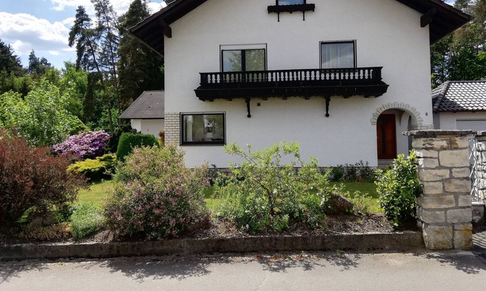 Schnaittenbach Apartment | Child-Friendly Apartment “Entspannung und Natur in Bayern” with Wi-Fi, Balcony & Garden; Parking Available, Pets Allowed