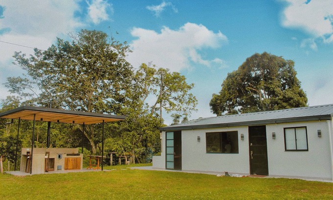 San Rafael Other | Chill hill cozy farm house on the outskirts of town