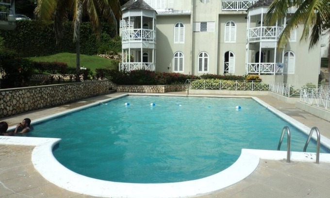 River Oaks Condo | Chill On Tha Hill' Overlooking The City Of Ocho Rios.