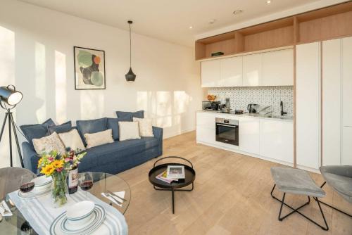 London Borough of Hounslow Apartment | Chiswick Parkside Apartments by Sleepy Lodge London