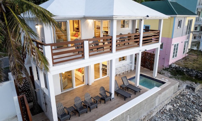 West End Apartment | Chmada Villa directly on the Beach!