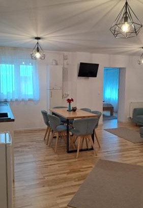 Sighisoara Apartment | Chrysanthemum