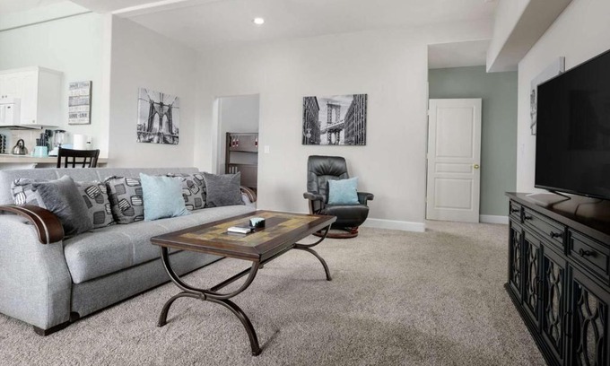 Happy Valley House | Chula Vista Retreat