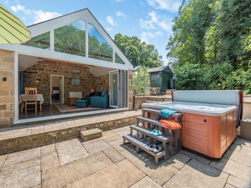 Matlock House | Church Cottage