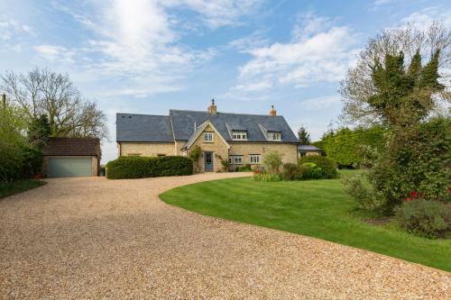 Stoke Goldington Bed & Breakfast | Church End Cottage