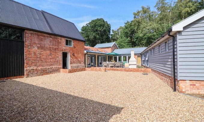 Dunwich House | Church Farm Barn