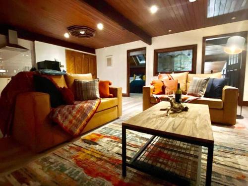 Cwm Frwd Oer Apartment | Church Heights by Flying Stays