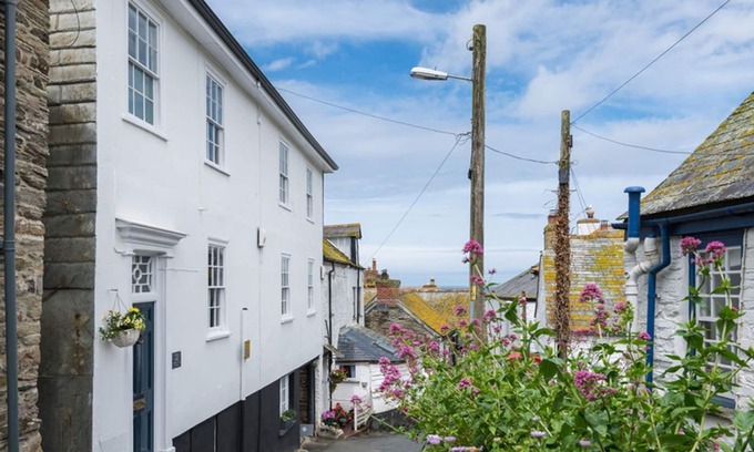 Port Isaac House | Church Hill House - Newly renovated chic 4 bed home, sleeps 8+parking+dogs
