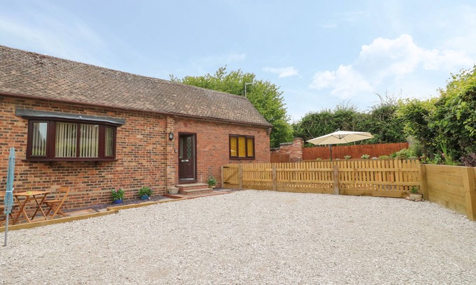 Abbots Bromley Cottage | CHURCH VIEW COTTAGE, pet friendly, with a garden in Rugeley