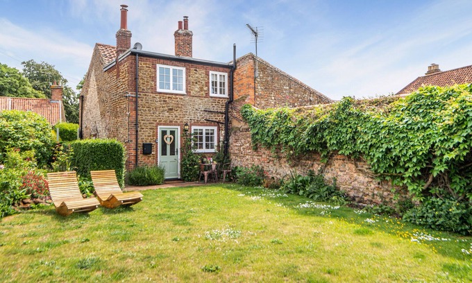 Heacham House | Church View-Heacham - Two Bedroom House, Sleeps 3