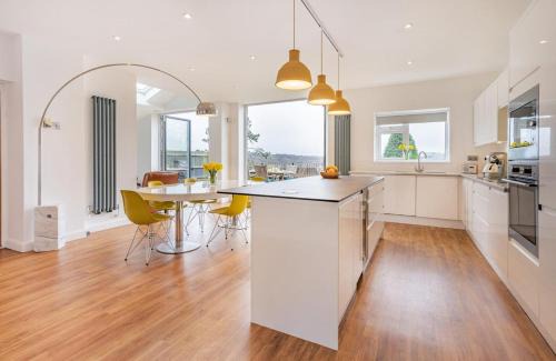 Dunvant House | Church View House - Killay