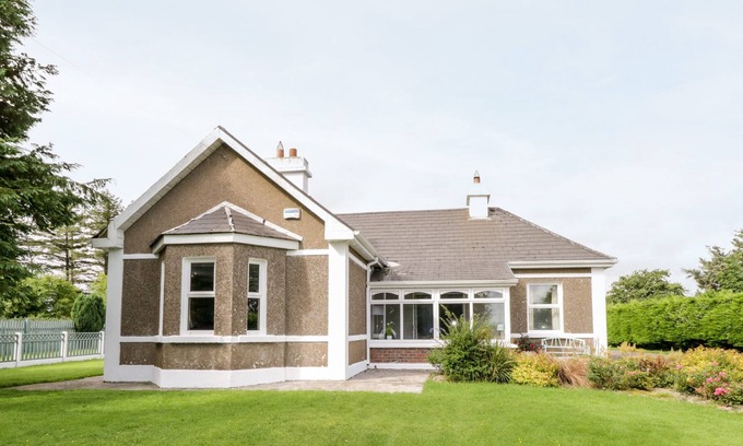 County Mayo Cottage | CHURCHFIELD HOUSE, family friendly in Crossmolina, County Mayo
