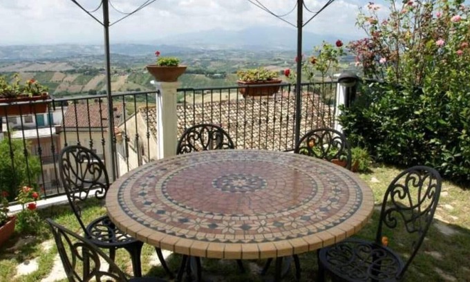 Acquaviva Picena House | Cielo Aperto is perfect for larger familes or two families wishing to share