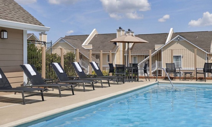 Sharonville House | Cincinnati Getaway! 2 Spacious Units, Full Kitchen, Pool, FREE Parking & Bfast!