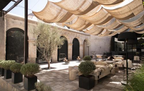 Historical Center Hotel | CIRQA - Relais & Châteaux