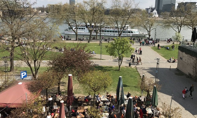 Altstadt-Nord Apartment | City Apartment 1-5 Rhein river view