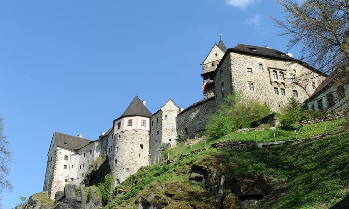 Loket House | City center 3 min, on the river Eger, canoeing, 7 km from Karlovy Vary,