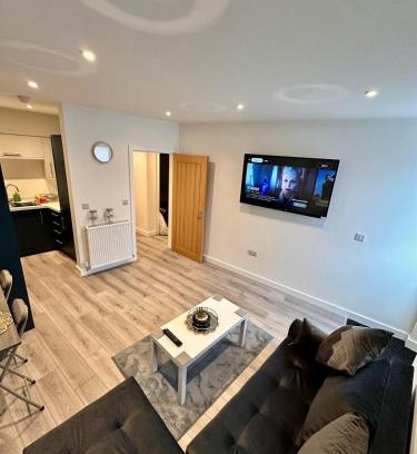 Mapperley Apartment | City Centre 2BR Flat with parking, Sleeps 6