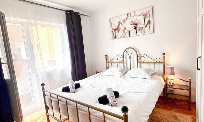 Cluj-Napoca Apartment | City centre apartment!Spacious,peaceful,pet friendly,close to attractions.