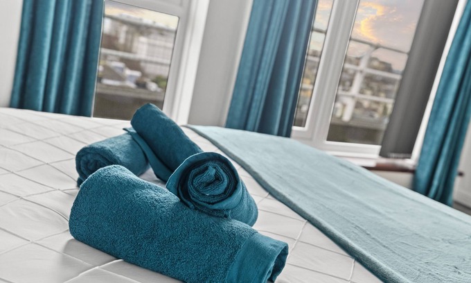 Barbican Apartment | City centre Penthouse - long stays - big discounts