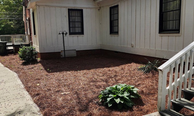 Wilson Apartment | City Charmer Cottage- 3-bed, 2 bath- 1000sf apartment in downtown Wilson