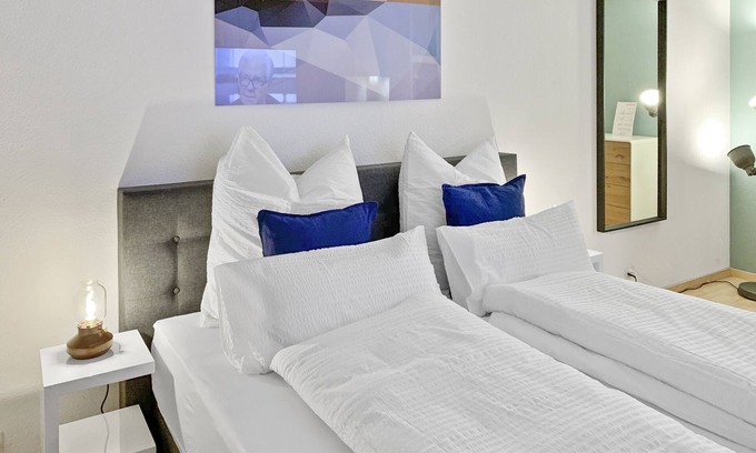 Zug Apartment | City View Business Apartment, Fiber, Netflix