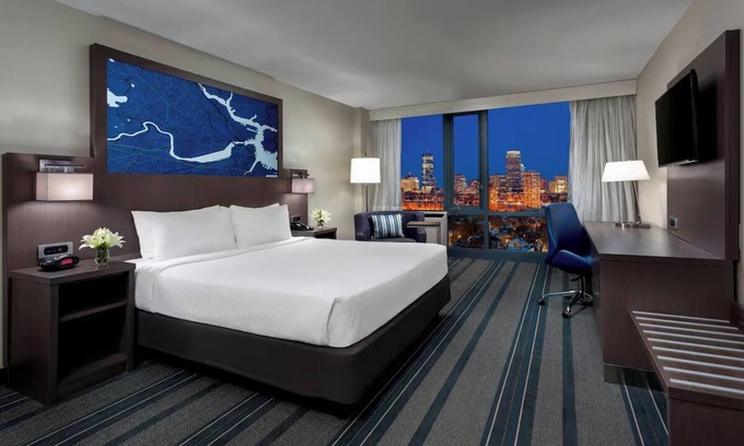 Cambridgeport House | City View King Room at Courtyard Boston Cambridge - Minutes to Downtown Boston