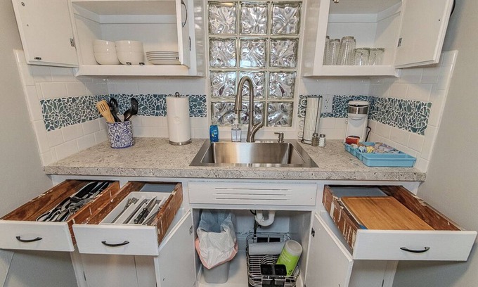 Fairport Harbor Apartment | City View Suite Unit #6 -2 BR 1BA in serene Fairport Harbor