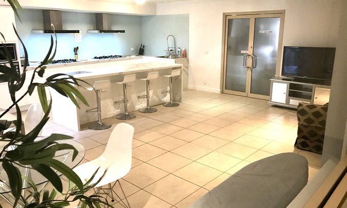 Leichhardt Hotel | Cityview Studio Accommodation