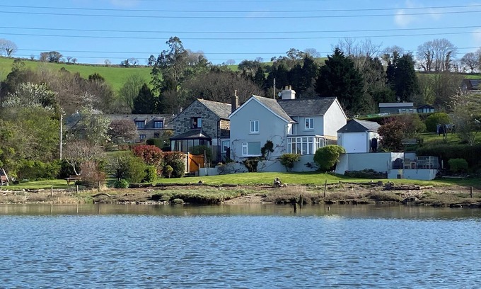 Morwellham Cottage | CLAMOAK COTTAGE, pet friendly, luxury holiday cottage in Bere Alston