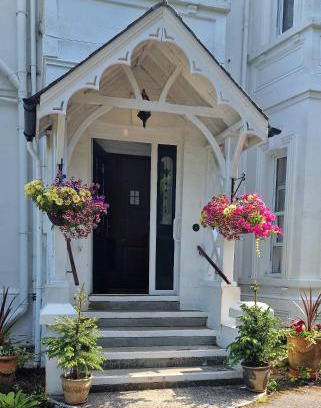 Dormansland Bed & Breakfast | Claridge House