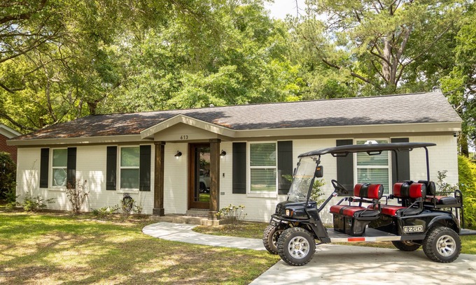 Ocean Springs House | Clark Cottage - With Golf Cart! 1 mile ride to the beach & Dtown Ocean Springs!