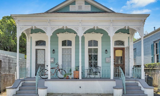 Bywater Apartment | Classic Bywater Shotgun Suite/great location in perfect neighborhood