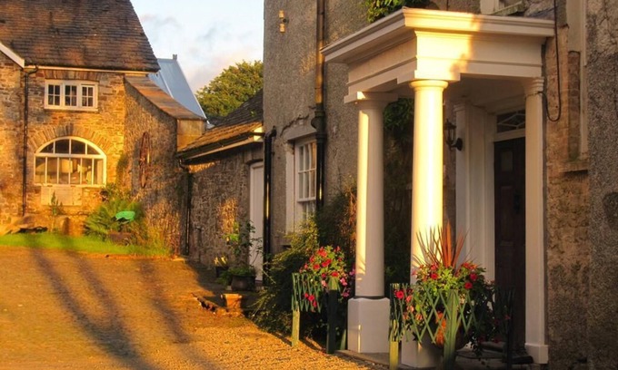 Llandybie Cottage | Classic Cottage with Mountain View Brewhouse at Glynhir Mansion