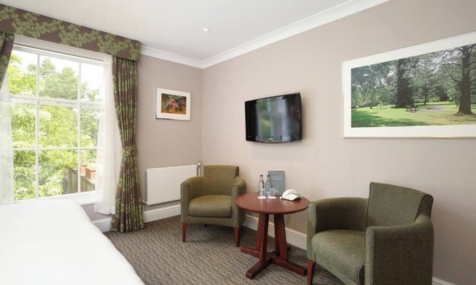 Hadley Wood Apartment | Classic Double Room Near Trent Country Park LON