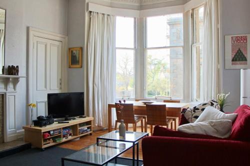 Morningside Apartment | Classic Edinburgh Flat in the heart of Morningside