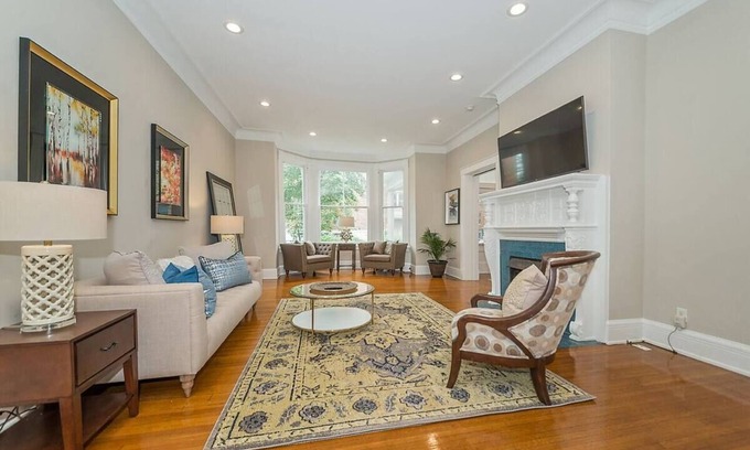 Walnut Hills Apartment | Classic Elegant 2 Bedroom 2 Bath near Eden Park