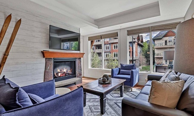 Canmore Apartment | Classic Hideaway Elegant 2BD 2BTH