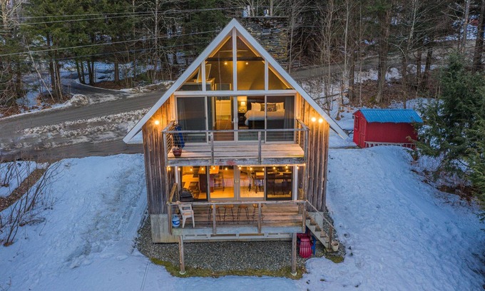 Stowe Ski Chalet | Classic Stowe Ski 3 Bedroom Chalet by RedAwning