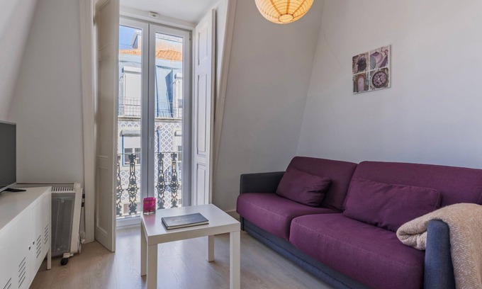 Alfama Apartment | Classic Topfloor Apartment by LovelyStay