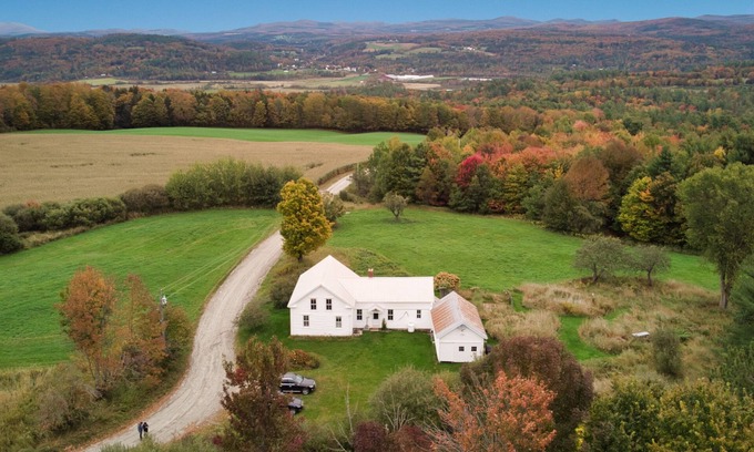 Craftsbury Other | Classic Vermont Farmhouse - Gorgeous Views and Privacy