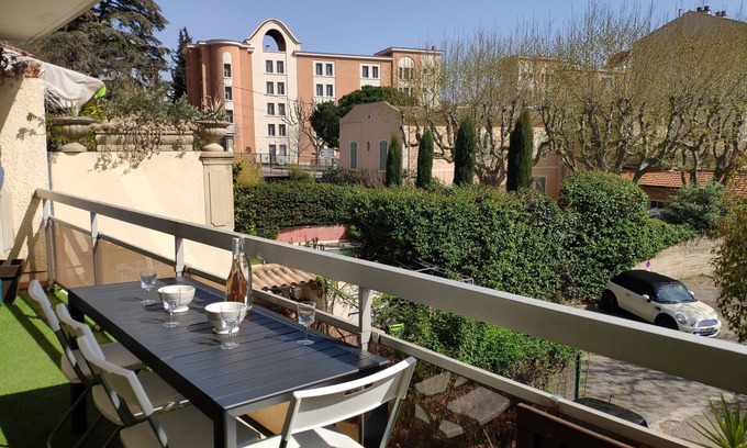 Couronne Urbaine Apartment | Classy 4-star 2-bedroom apartment in the center of Aix with parking and terrace