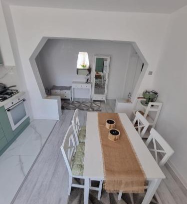 Hunedoara Apartment | Clau Home