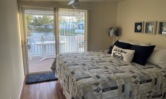 San Carlos Park House | Clean 2-bedroom mobile home close to Ft Meyers Beach. Heated pool, Fitness Room