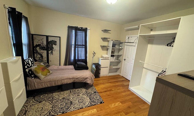 Linden Apartment | Clean comfy smoke friendly 2 bedroom stay
