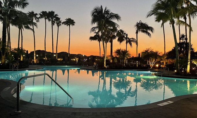 Biggar House | Clean luxury townhome in PASEO waterfront - living resort style!