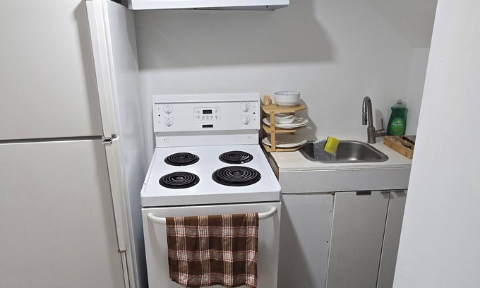 Ajax House | Clean precious house