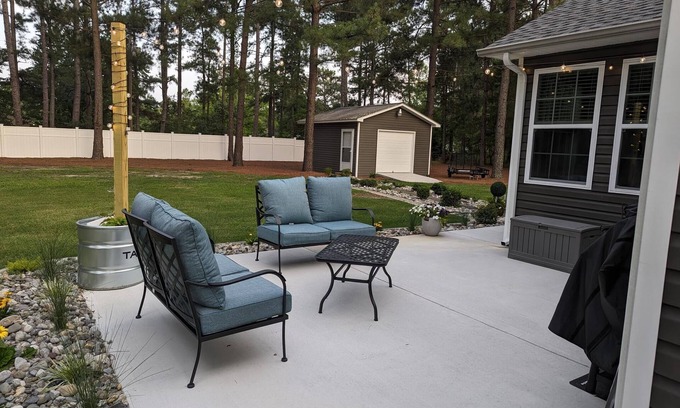 Aberdeen House | Clean, Spacious Home with 5 Mile Commute to Pinehurst/US Open. Pet/Smoke Free.